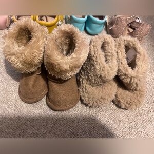 Bundle of 2 baby fur boots